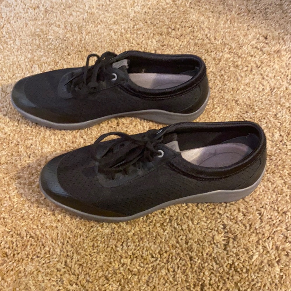 Rockport walking/ tennis shoes